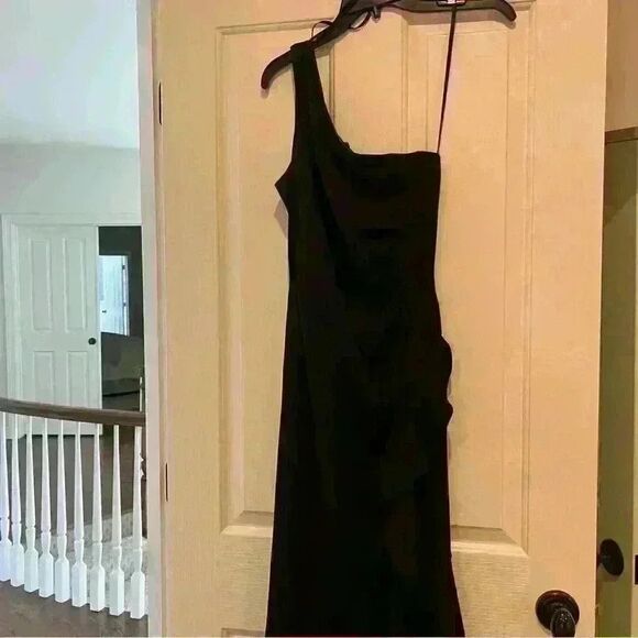 XSCAPE Black One Shoulder Ruffle Gown - Picture 5 of 10